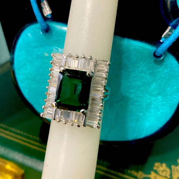 Farrah Fawcett Collection Emerald Green & Clear CZ Sterling Cocktail Ring sz 7 - Picture 5 of 11